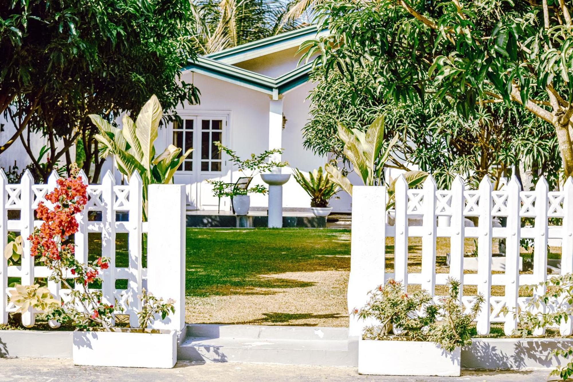 The Bamboo Tree Transit Hotel Katunayaka Exterior foto